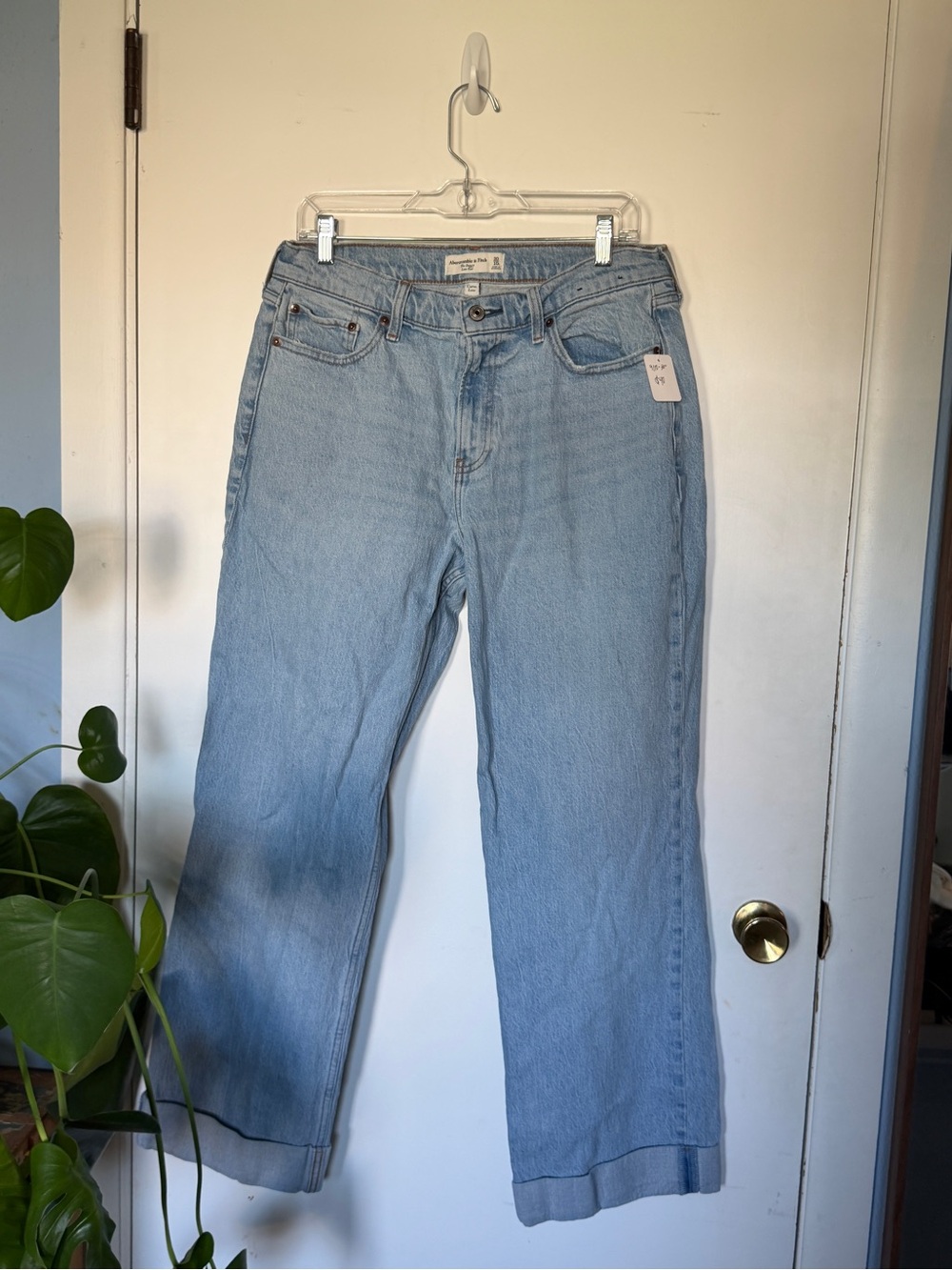 Abercrombie & Fitch Baggy Low Rise Jeans